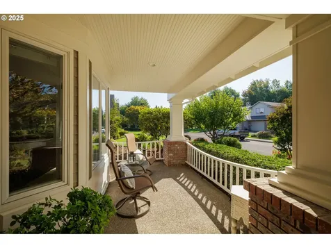 1333 Victorian Way Eugene OR 97401