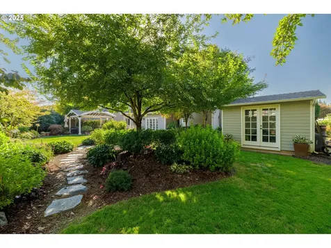 1333 Victorian Way Eugene OR 97401