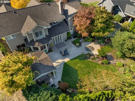 1333 Victorian Way Eugene OR 97401