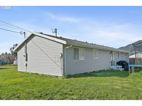 155 Vista Drive Tillamook OR 97141