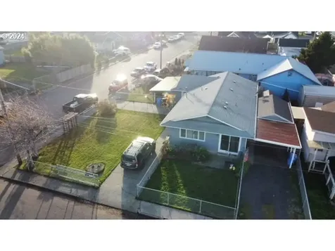 907 Greenwood Avenue Reedsport OR 97467