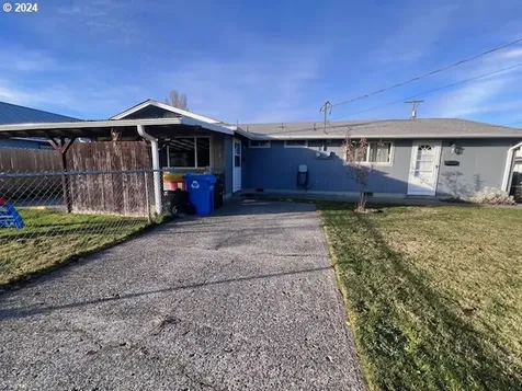 907 Greenwood Avenue Reedsport OR 97467