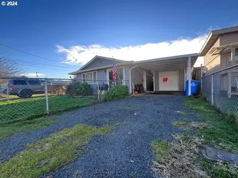 907 Greenwood Avenue Reedsport OR 97467