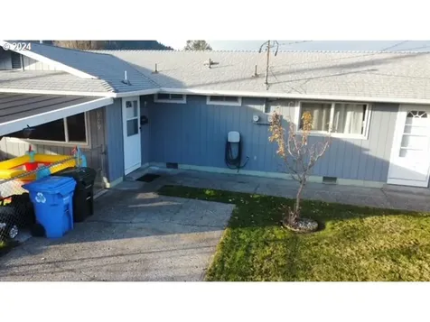 907 Greenwood Avenue Reedsport OR 97467