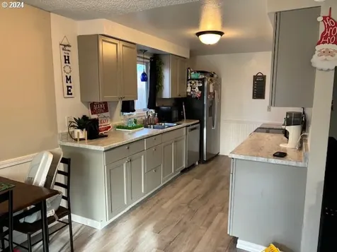 907 Greenwood Avenue Reedsport OR 97467