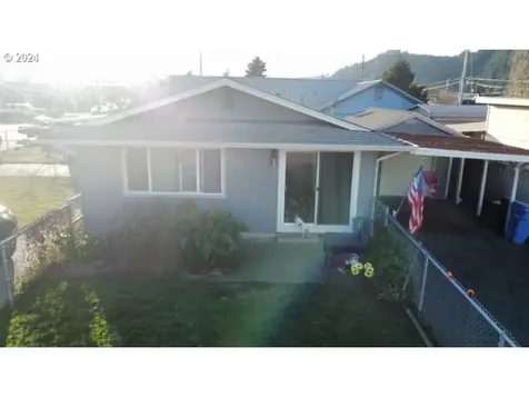907 Greenwood Avenue Reedsport OR 97467