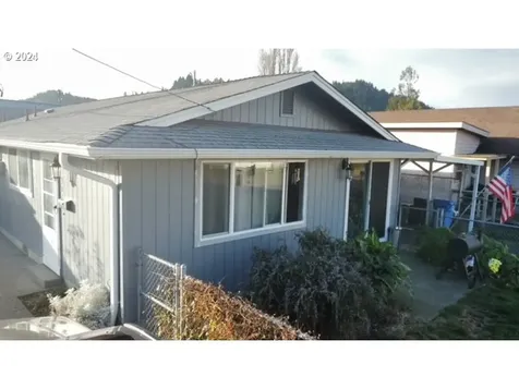 907 Greenwood Avenue Reedsport OR 97467