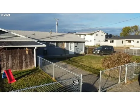907 Greenwood Avenue Reedsport OR 97467