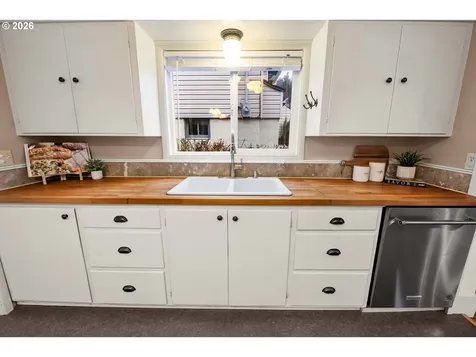 663 Harrison Avenue Astoria OR 97103