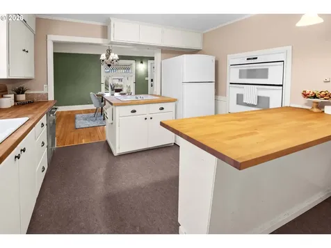 663 Harrison Avenue Astoria OR 97103