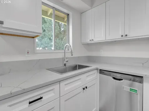 4974 Nina Avenue SE Salem OR 97302