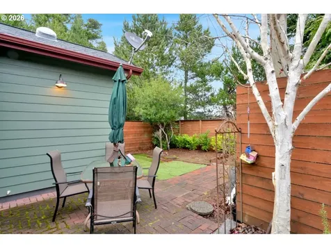 1630 38th Loop Florence OR 97439