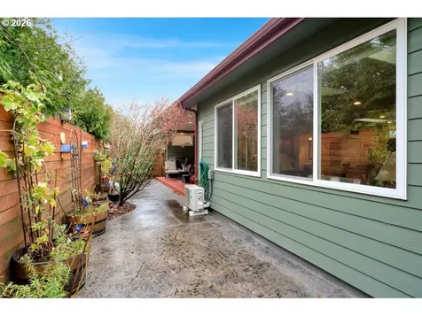 1630 38th Loop Florence OR 97439