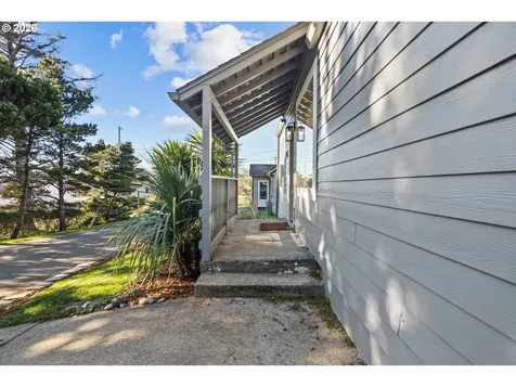 1523 NE 12th Street Lincoln City OR 97367