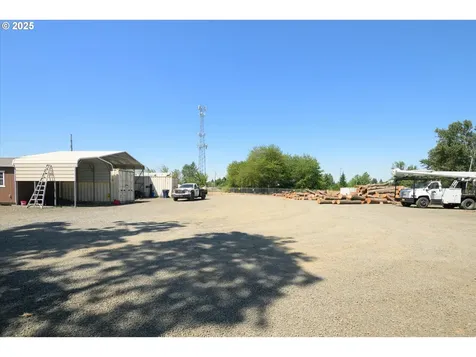 2002 Kintyre Street Eugene OR 97402