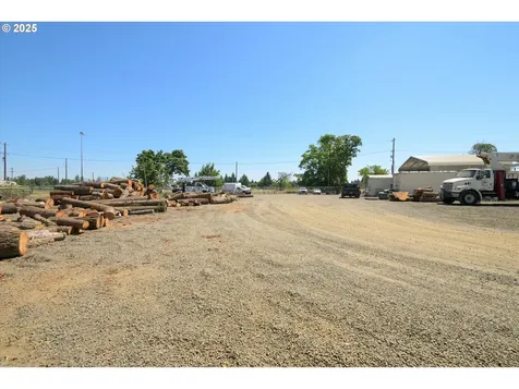 2002 Kintyre Street Eugene OR 97402