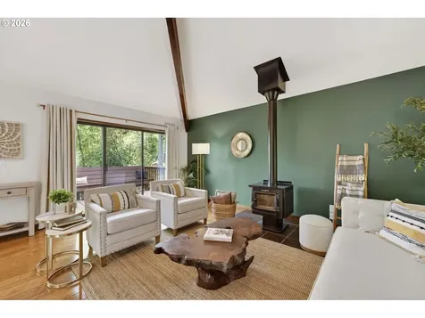 4131 SW Chesapeak Avenue Portland OR 97239