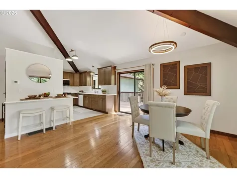 4131 SW Chesapeak Avenue Portland OR 97239