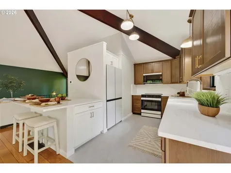 4131 SW Chesapeak Avenue Portland OR 97239