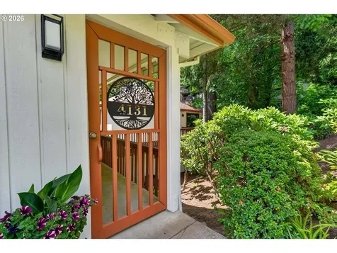 4131 SW Chesapeak Avenue Portland OR 97239
