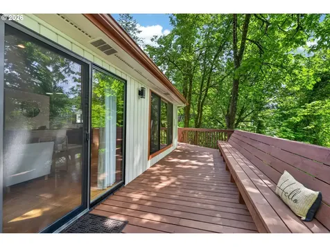 4131 SW Chesapeak Avenue Portland OR 97239