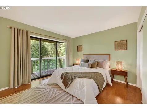4131 SW Chesapeak Avenue Portland OR 97239