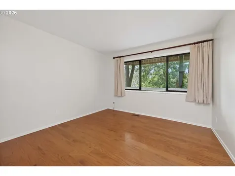 4131 SW Chesapeak Avenue Portland OR 97239