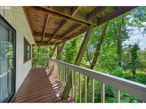4131 SW Chesapeak Avenue Portland OR 97239