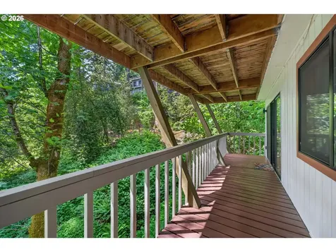 4131 SW Chesapeak Avenue Portland OR 97239