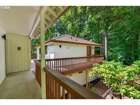 4131 SW Chesapeak Avenue Portland OR 97239