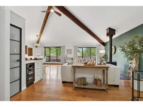 4131 SW Chesapeak Avenue Portland OR 97239