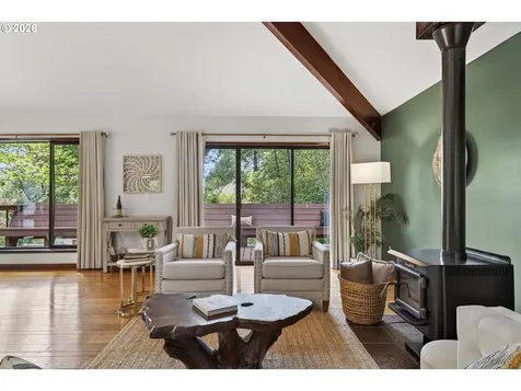 4131 SW Chesapeak Avenue Portland OR 97239