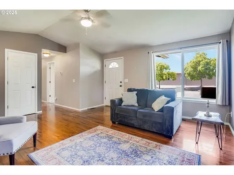 1042 18th Avenue SE Albany OR 97322