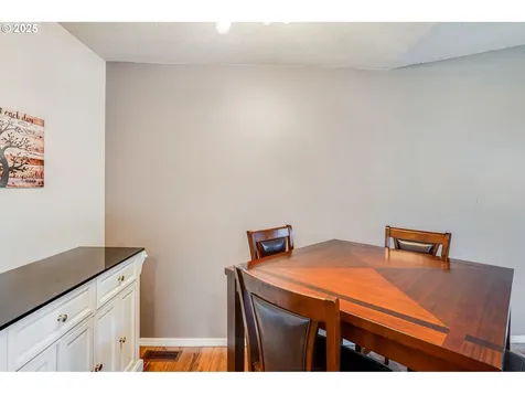 1042 18th Avenue SE Albany OR 97322