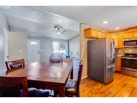 1042 18th Avenue SE Albany OR 97322