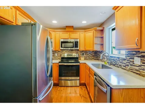 1042 18th Avenue SE Albany OR 97322