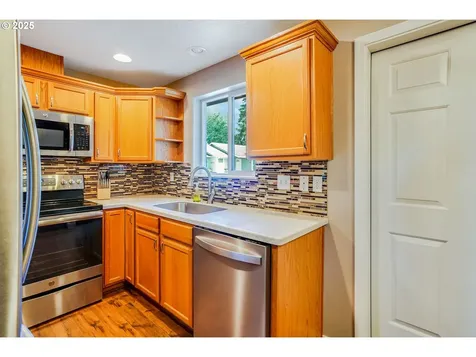 1042 18th Avenue SE Albany OR 97322