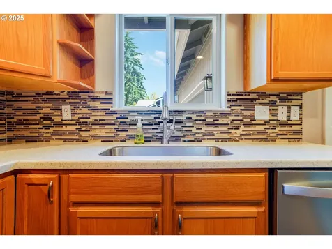 1042 18th Avenue SE Albany OR 97322
