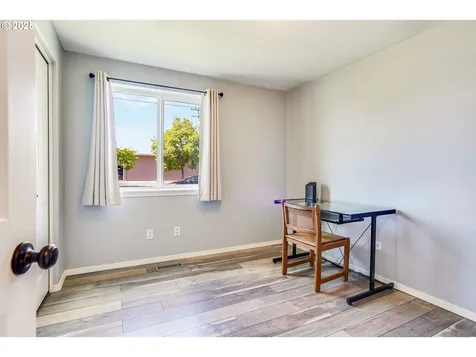 1042 18th Avenue SE Albany OR 97322
