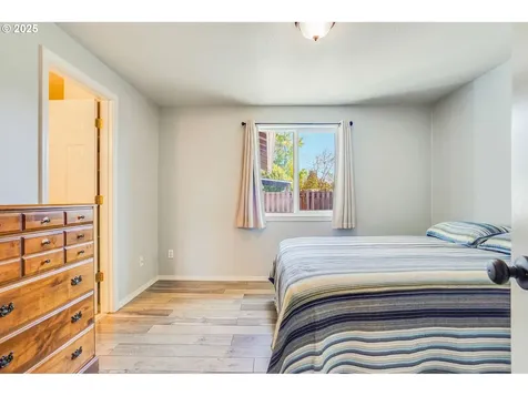 1042 18th Avenue SE Albany OR 97322