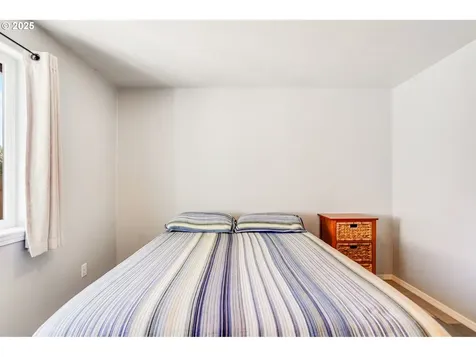 1042 18th Avenue SE Albany OR 97322