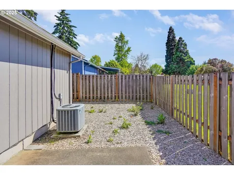 1042 18th Avenue SE Albany OR 97322