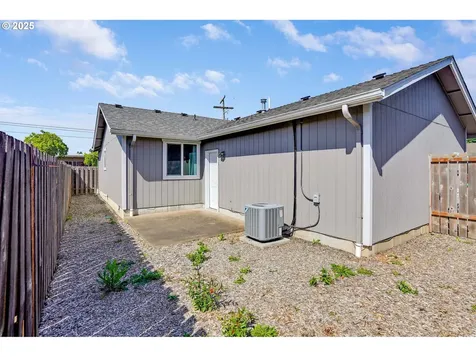 1042 18th Avenue SE Albany OR 97322
