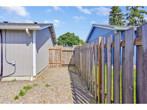 1042 18th Avenue SE Albany OR 97322
