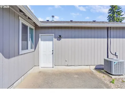 1042 18th Avenue SE Albany OR 97322