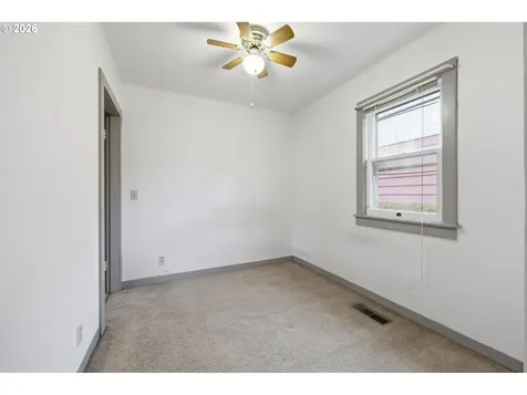 650 E Fairfield Street Gladstone OR 97027