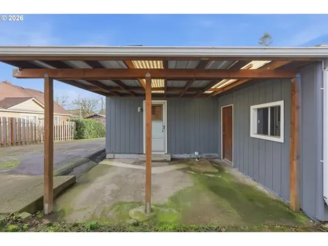 650 E Fairfield Street Gladstone OR 97027