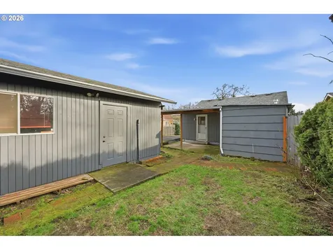 650 E Fairfield Street Gladstone OR 97027