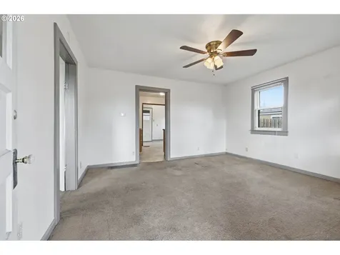 650 E Fairfield Street Gladstone OR 97027