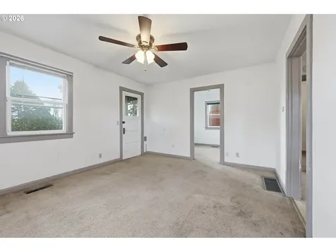 650 E Fairfield Street Gladstone OR 97027